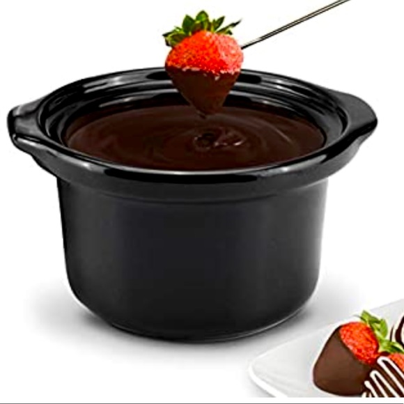 Last 1 NIB Disney Mickey Mouse Adorable Mini Crockpot - Picture 5 of 10